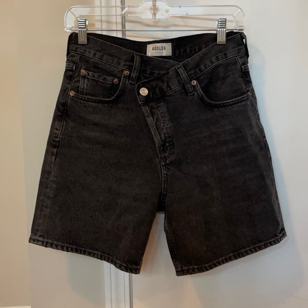 AGOLDE shorts Never worn. Size 24 but run large